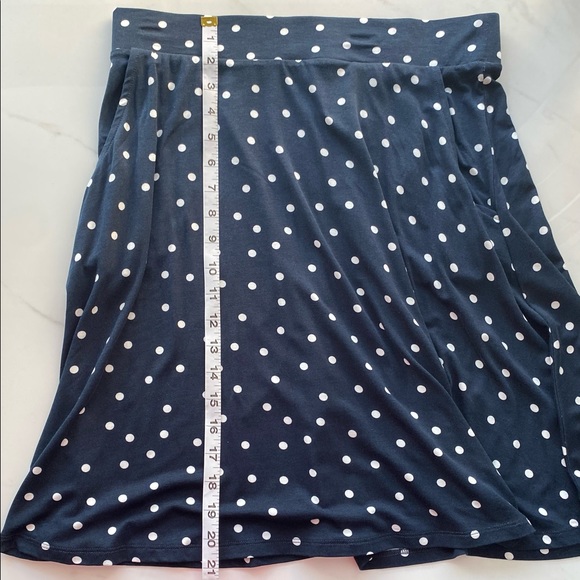 Brand new Suzy Shier polka dot white & navy skirt - Picture 3 of 4